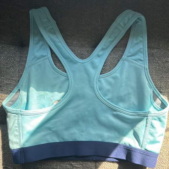 Women’s Nike Bra - Picture 3 of 3